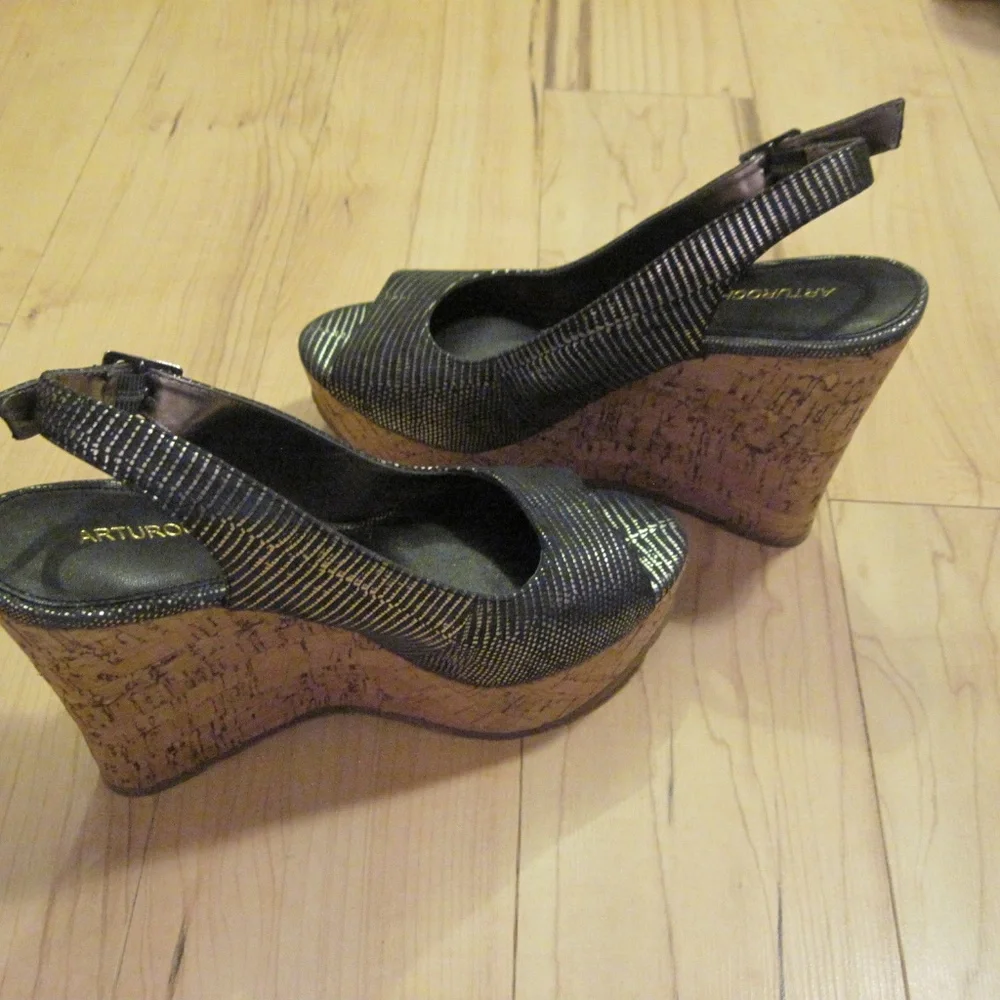 Arturo Chiang NWOT textured leather slingback 7.5